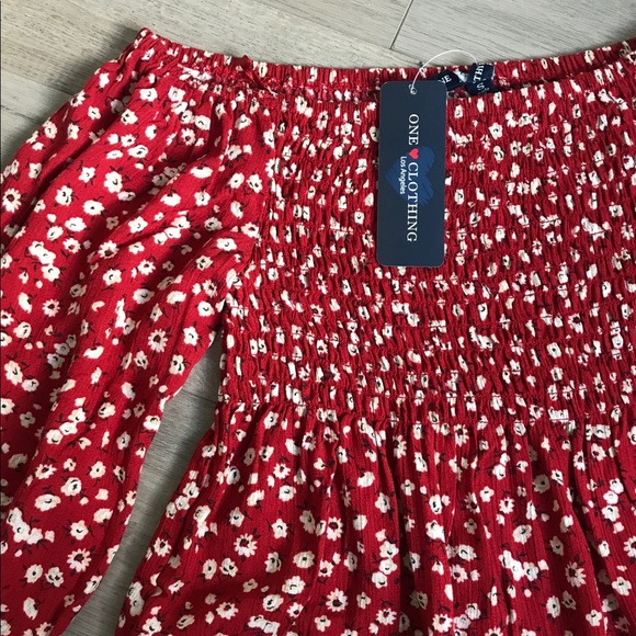 NWT Ruched Puffy Sleeve Flowy Tied Half Sleeve - Picture 3 of 7